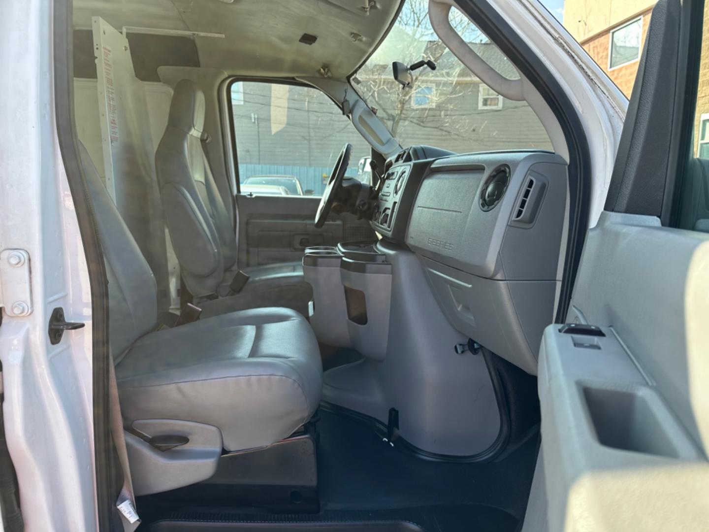 2011 White /Gray Ford E-Series Van (1FTNE2EWXBD) with an 4.6L engine, Automatic transmission, located at 1501 West 15th St., Houston, 77008, (713) 869-2925, 29.797941, -95.411789 - Photo#4